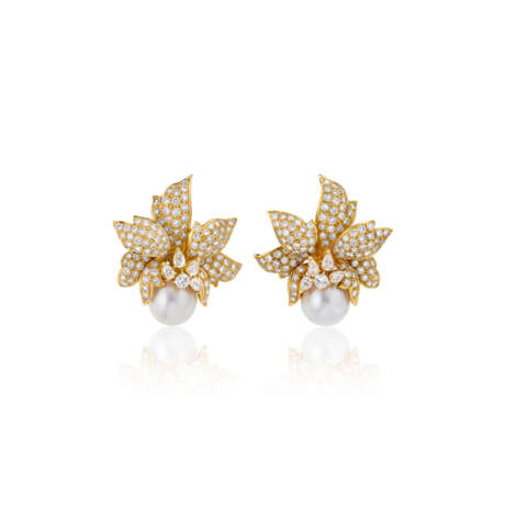 NO RESERVE | ADLER CULTURED PEARL AND DIAMOND EARRINGS - photo 1