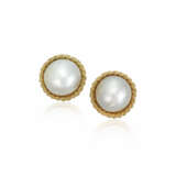 NO RESERVE | GROUP OF CULTURED PEARL, MABÉ PEARL AND DIAMOND JEWELRY - фото 4