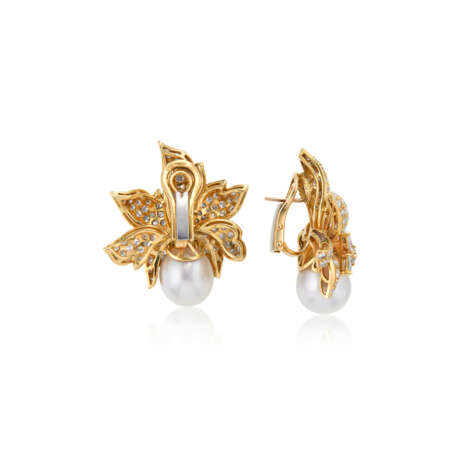 NO RESERVE | ADLER CULTURED PEARL AND DIAMOND EARRINGS - photo 3