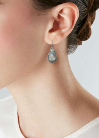 NO RESERVE | CULTURED PEARL, DIAMOND AND SAPPHIRE EARRINGS - photo 2