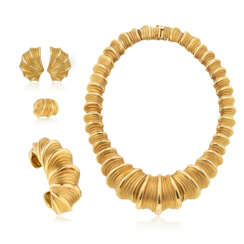 JUDITH LEIBER SUITE OF GOLD JEWELRY AND UNSIGNED GOLD EARRINGS