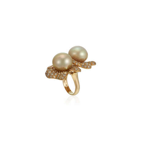 NO RESERVE | CULTURED PEARL AND COLORED DIAMOND RING - Foto 3