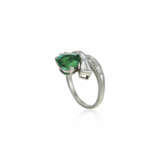 EMERALD AND DIAMOND RING - photo 4