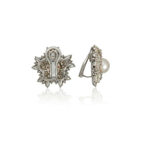 NO RESERVE | CULTURED PEARL AND DIAMOND EARRINGS - photo 3