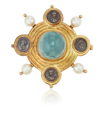 ELIZABETH GAGE GROUP OF BERYL AND CULTURED PEARL JEWELRY - Foto 6