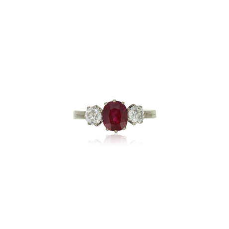 NO RESERVE | RUBY AND DIAMOND RING - фото 1
