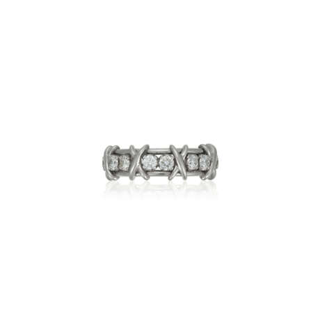 NO RESERVE | TIFFANY & CO., SCHLUMBERGER 'SIXTEEN STONE' DIAMOND RING - photo 1