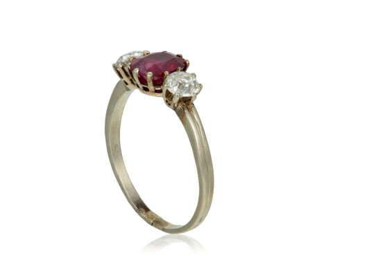 NO RESERVE | RUBY AND DIAMOND RING - фото 4