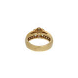 VAN CLEEF & ARPELS DIAMOND 'FLEURETTE' RING - photo 4