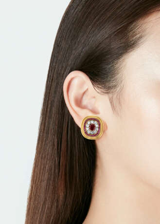 NO RESERVE | RUBY AND DIAMOND EARRINGS - фото 2