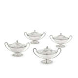 ENSEMBLE DE QUATRE SAUCIERES ET LEUR COUVERCLES EN ARGENT D`EPOQUE GEORGE III - photo 1