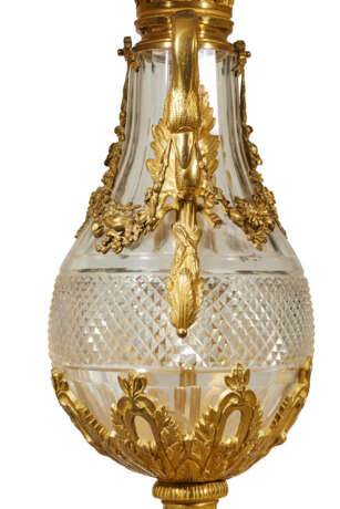 PAIRE DE VASES DE STYLE LOUIS XVI MONTES EN LAMPE - фото 7