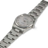 ROLEX, REF. 16200, DATEJUST, A STEEL WRISTWATCH WITH DATE ON BRACELET - Foto 2