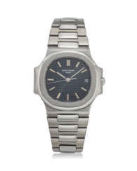 PATEK PHILIPPE, REF. 3800, NAUTILUS, A STEEL WRISTWATCH WITH DATE ON BRACELET 