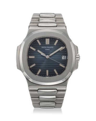 PATEK PHILIPPE, REF. 5711/1A-010, NAUTILUS, A STEEL WRISTWATCH WITH SWEEP CENTER SECONDS AND DATE - фото 1