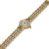 BREGUET, REF. 8611, A FINE LADY’S 18K YELLOW GOLD WRISTWATCH WITH DIAMOND AND EMERALD SETTING - photo 2
