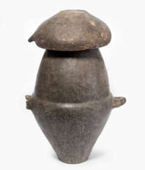 Bikonische Urne mit Deckel
