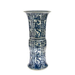 Vase in Ku-Form - China, Qing, Kangxi