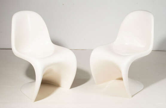 Verner Panton, 1 Paar Stühle "Panton Chair" - Foto 1