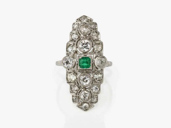 Historischer Marquisering verziert mit Diamanten und Smaragd - USA, Art Dèco 1925 - photo 2