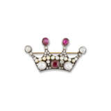 LATE 19TH CENTURY RUBY, SYNTHETIC RUBY, DIAMOND AND PEARL CORONET BROOCH - фото 1