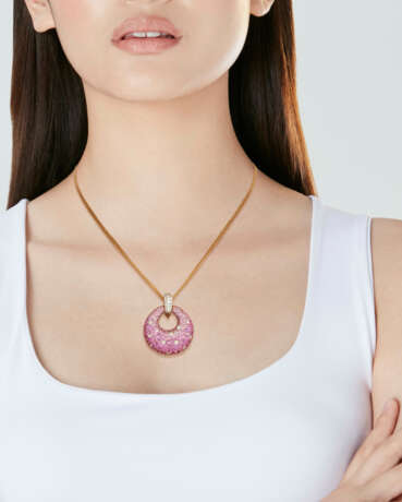 COLOURED SAPPHIRE AND DIAMOND PENDANT NECKLACE - photo 4