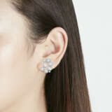 WHITE SAPPHIRE AND DIAMOND EARRINGS - Foto 4