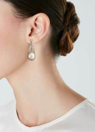 NATURAL BLISTER PEARL AND DIAMOND EARRINGS - фото 4