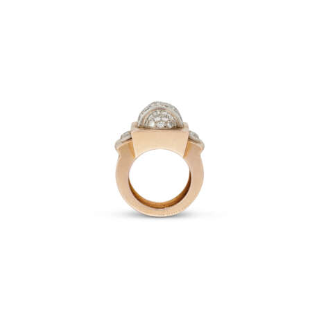 VAN CLEEF & ARPELS DIAMOND RING; WITH DIAMOND EARRINGS - фото 3