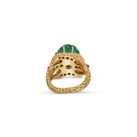 CARTIER EMERALD, RUBY AND DIAMOND RING - Foto 5