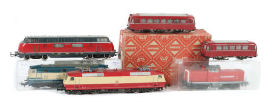 4x Diesellok & 1x Schienenbus 2-tlg. Märklin, Spur H0;… - Foto 1