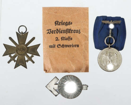 3 Orden 3. Reich, 1 x HJ-Verdienstabzeichen; Hersteller… - photo 1
