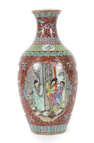 Liuyeping-Vase China, 20. Jh., Porzellan/Emaillefarbe,… - photo 1