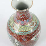 Liuyeping-Vase China, 20. Jh., Porzellan/Emaillefarbe,… - photo 4