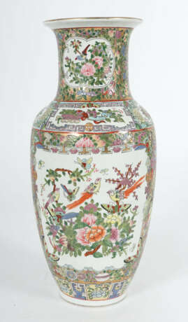 Liuyeping Vase China, Mitte 20. Jh., Porzellan/farbig g… - Foto 2
