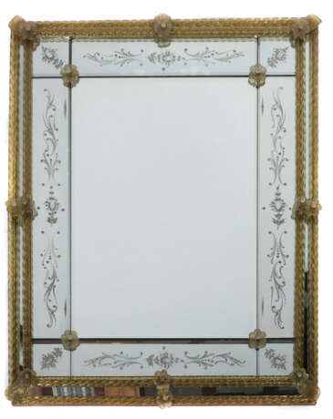 Murano-Spiegel Italien, 20. Jh., die Spiegelfläche zusa… - фото 1