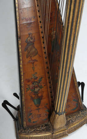 Pedal-Harfe um 1810/1820, diverse Hölzer, teilw. furnie… - фото 4