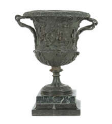 Vase mit Bacchantenszene 2. Hälfte 19. Jh., Bronze pati…