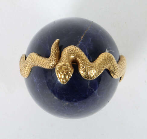 Deckeldose im Fabergé-Stil 20. Jh., Sodalith/Gelbgold 7… - фото 2