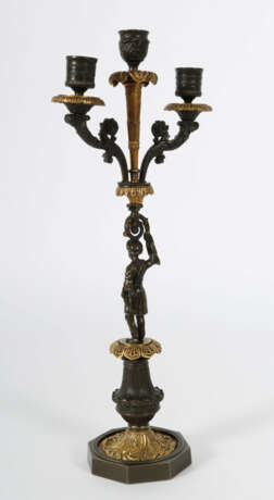Kerzenleuchter mit Orientalenfigur 19. Jh., Bronzeguss,… - Foto 2