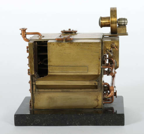 Modell eines Klimageräts 20. Jh., variierende Metalle,… - фото 4
