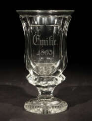 Biedermeier-Fußglas Um 1860, farbloses Kristallglas, um…