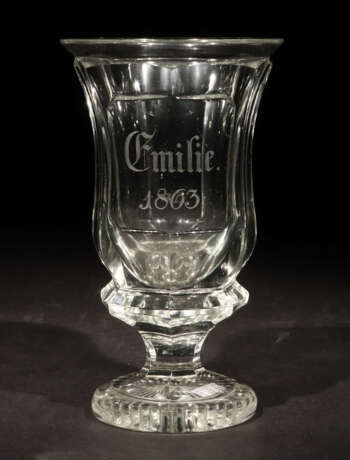 Biedermeier-Fußglas Um 1860, farbloses Kristallglas, um… - фото 1