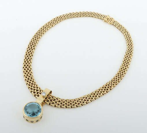 Moderner Blautopasanhänger an Goldcollier Gelbgold 585/… - photo 3