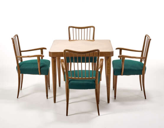Lot consisting of a game table in solid and edged wood and four armchairs in solid wood with padded seat covered in green fabric. Italy, 1940s. (table cm 92x78x92; armchairs cm 60x90x50) (slight defects) - фото 1