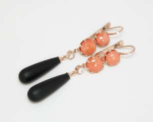 Earrings with coral, diamonds and agate