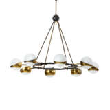 Suspension lamp with eight lights with black and brass painted metal structure, globular diffusers in lattimo incamiciato glass. Italy, 1960s. (h 78 cm.; d 90 cm.) (slight defects) - Foto 1