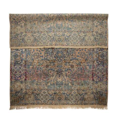 Orientteppich. KIRMAN/PERSIEN, um 1900, 350x270 cm. - Foto 2