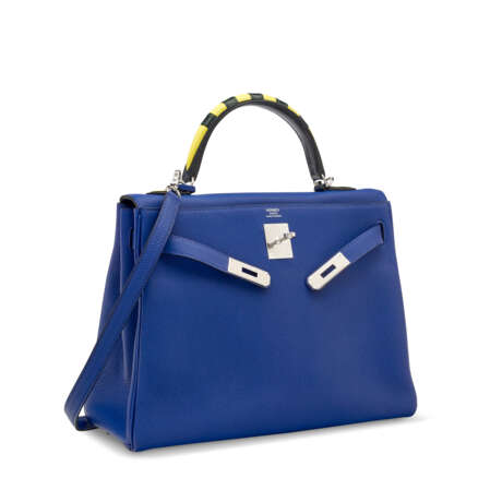 A LIMITED EDITION BLEU ÉLECTRIQUE TOGO LEATHER RETOURNÉ AU GALOP KELLY 32 WITH PALLADIUM HARDWARE - photo 2