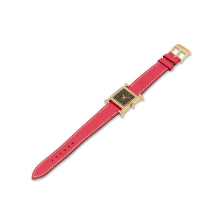 AN 18K GOLD & DIAMOND H HEURE WATCH WITH ROSE TYRIEN CHÈVRE LEATHER STRAP - фото 1